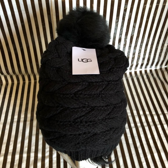 Ugg Shearling Pom-Pom Cable Knit Beanie - Picture 8 of 9
